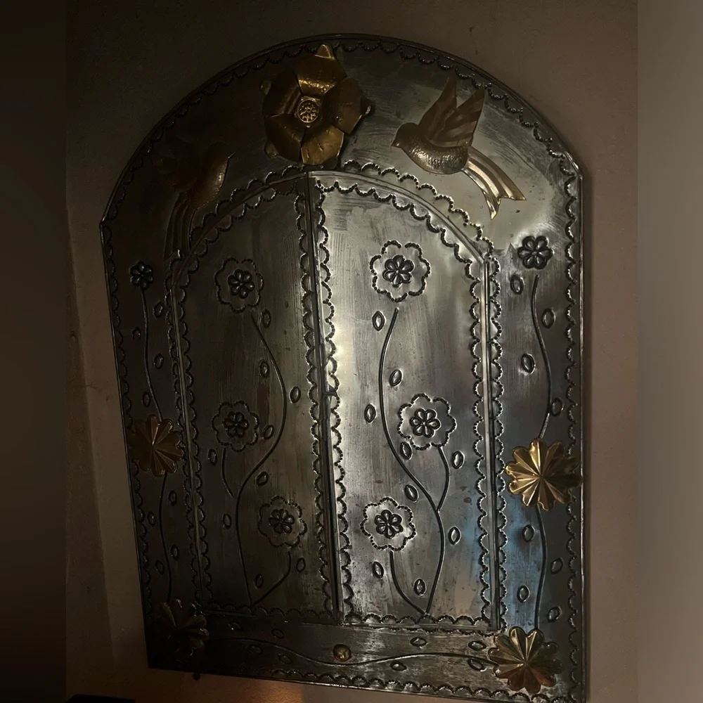 Discover this stunning vintage aluminum mirror with a charming medieval style!